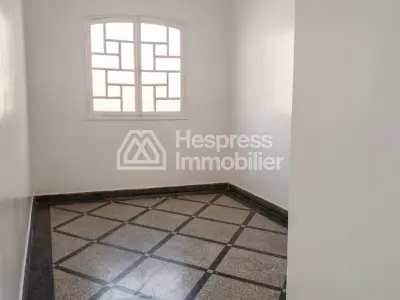 Très bel appartement en location à Route de Safi. 3 belles chambres. Porte blindée, sécurité