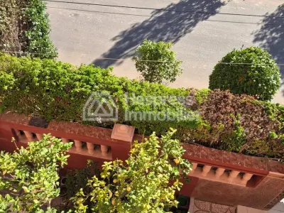 Très bel appartement en location à Route de Safi. 3 belles chambres. Porte blindée, sécurité