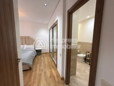 Vend appartement à Route de Safi. 2 chambres agréables. Porte blindée, antenne parabolique