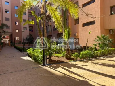 Vend appartement à Route de Safi. 2 chambres agréables. Porte blindée, antenne parabolique