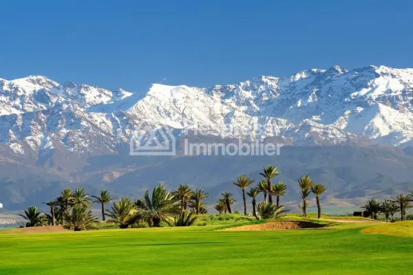 قطعة أرض مساحتها 727 مترًا مربعًا معروضة للبيع في أكينزا جولف