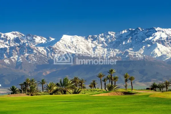 قطعة أرض مساحتها 727 مترًا مربعًا معروضة للبيع في أكينزا جولف