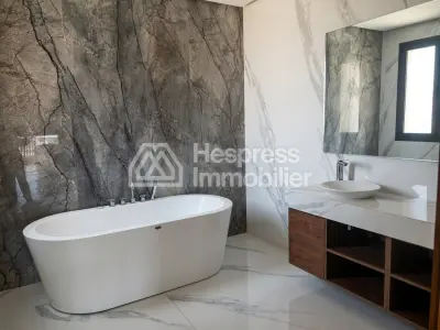 Modern 3-sided villa for sale, furnished, in Zhour Targa, 660m2, no overlooking neighbors