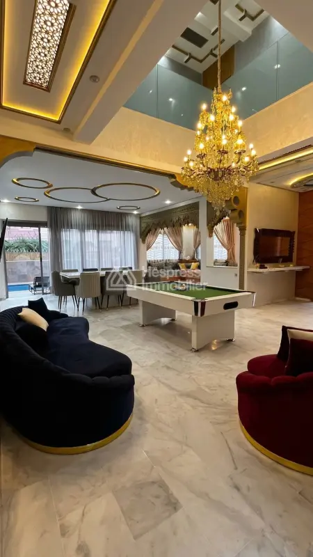 Villa de luxe à louer à Guéliz. 4 chambres agréables. Meublé