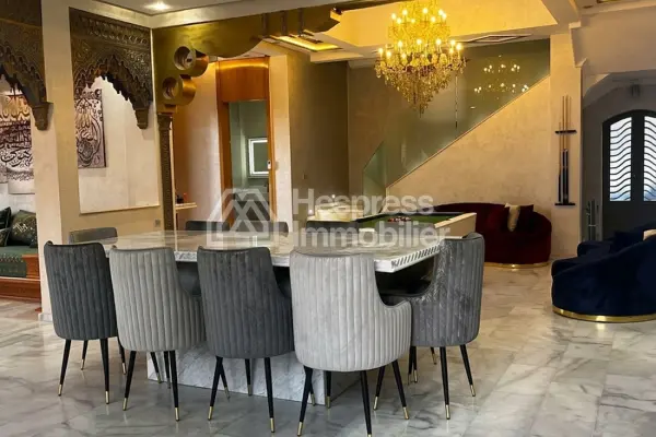 Villa de luxe à louer à Guéliz. 4 chambres agréables. Meublé