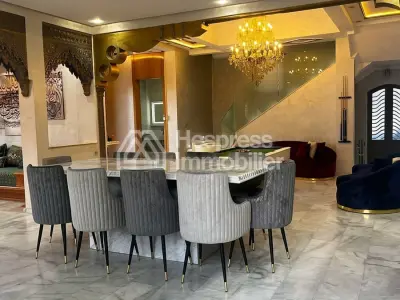 Villa de luxe à louer à Guéliz. 4 chambres agréables. Meublé