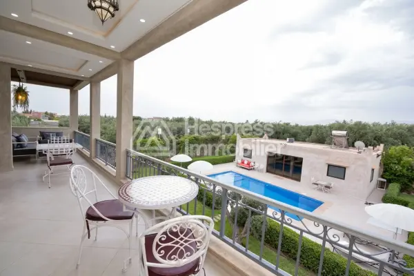 Maison de luxe à vendre à Route de Fez. 5 chambres. Meublé