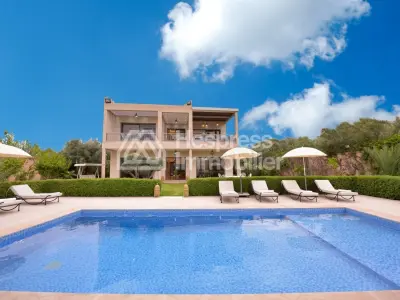 Luxury house for sale on Route de Fez. 5 bedrooms. Furnished.