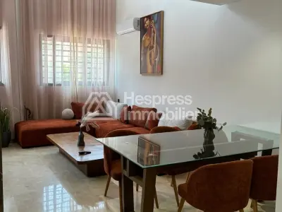 Appartement à louer à Guéliz. 5 grandes pièces. Meublé