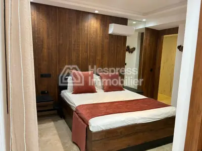 Appartement à louer à Guéliz. 5 grandes pièces. Meublé