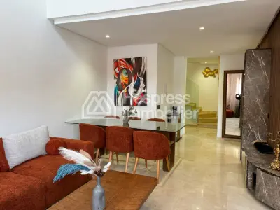 Appartement à louer à Guéliz. 5 grandes pièces. Meublé