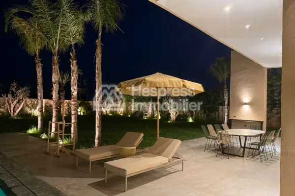 Beautiful villa for sale in Route De L'Ourika . 6 large rooms. Well furnished.