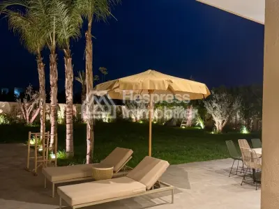 Magnifique villa à vendre à Route de l'Ourika. 6 grandes pièces. Bien meublé