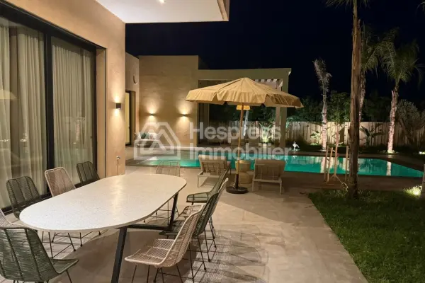 Beautiful villa for sale in Route De L'Ourika . 6 large rooms. Well furnished.