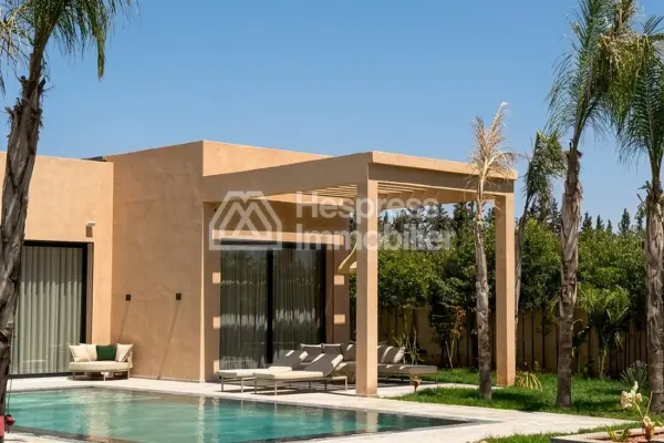 Beautiful villa for sale in Route De L'Ourika . 6 large rooms. Well furnished.