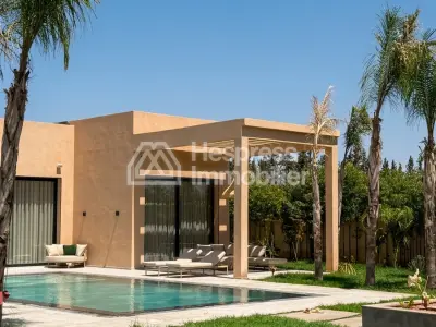 Magnifique villa à vendre à Route de l'Ourika. 6 grandes pièces. Bien meublé