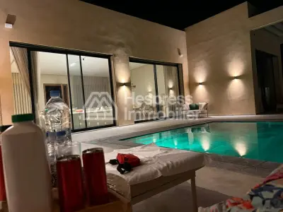 Magnifique villa à vendre à Route de l'Ourika. 6 grandes pièces. Bien meublé