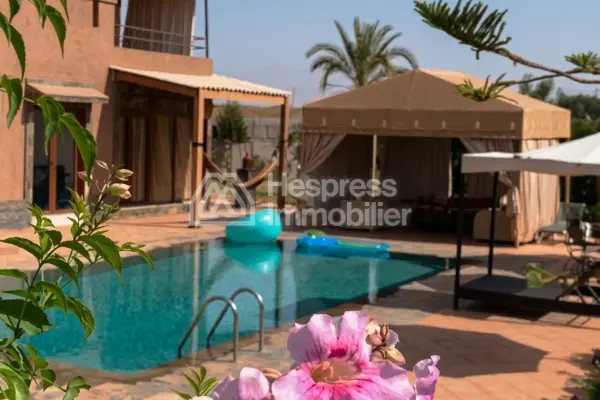 Luxury villa for rent on Route de Tahanaout. 6 comfortable rooms. Furnished.