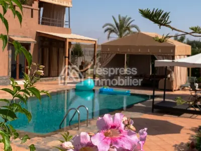 Luxury villa for rent on Route de Tahanaout. 6 comfortable rooms. Furnished.