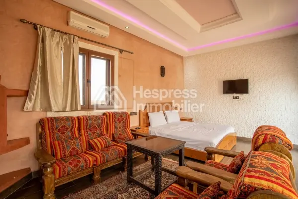 Luxury villa for rent on Route de Tahanaout. 6 comfortable rooms. Furnished.