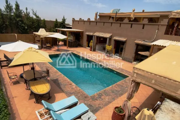 Luxury villa for rent on Route de Tahanaout. 6 comfortable rooms. Furnished.