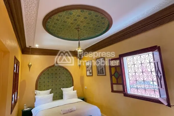 رياض جميل للبيع في كناريا. مساحته الإجمالية 170 مترًا مربعًا. إطلالات جبلية، تدفئة مركزية