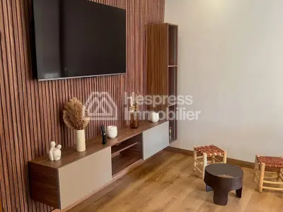Location d'un appartement à Route Casablanca. 2 chambres agréables. Bien meublé