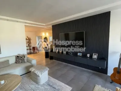 Heart of Racine breathtaking view Twin 2 bedroom