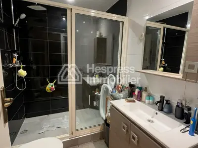 Heart of Racine breathtaking view Twin 2 bedroom