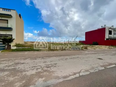 Terrain RARE à vendre dans la zone villa Nassim