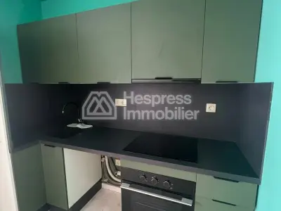 Brand new empty studio Oasis