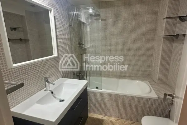 Beautiful apartment for sale in Mers Sultan 84m2