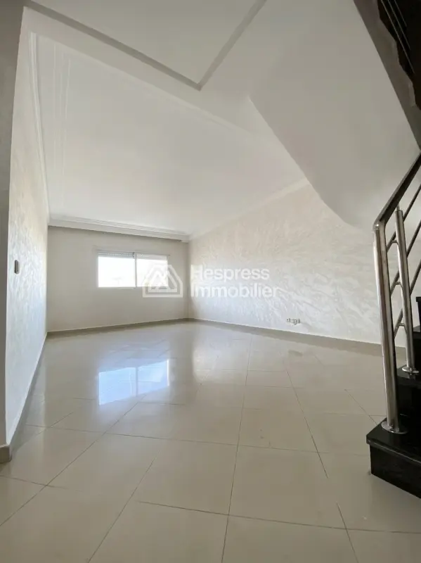 Duplex for rent with terrace near bd d Anfa