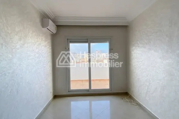 Duplex for rent with terrace near bd d Anfa
