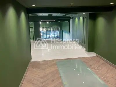 مطعم للبيع، امتداد جذور