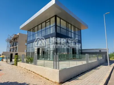 Villa commercial de haut standing à vendre à Tamaris