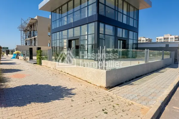 Luxury commercial villa for sale in Tamaris