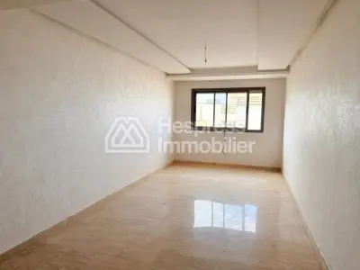 شقة للبيع في كاليفورنيا . غرفتا نوم جميلتان. مطبخ مجهز بالكامل.