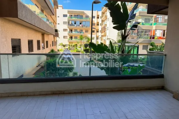 شقة للبيع في كاليفورنيا . أربع غرف. مطبخ مجهز بالكامل