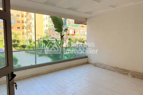 شقة للبيع في كاليفورنيا . أربع غرف. مطبخ مجهز بالكامل