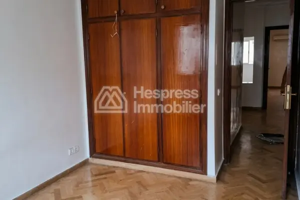 Beautiful apartment for rent in Racine extension
