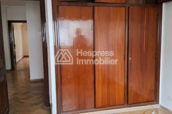 Beautiful apartment for rent in Racine extension