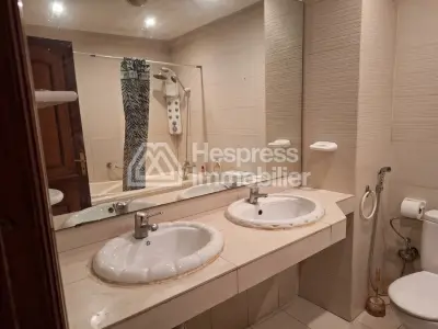Beautiful apartment for rent in Racine extension