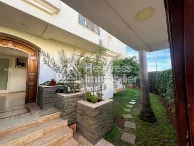 Apartment for rent at Sidi Maarouf . 500 sq m. Equipped kitchen