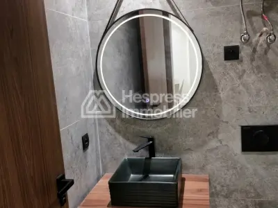 شقة جميلة للبيع في مولاي يوسف. غرفتان مريحتان. مع مصعد