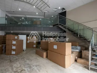 Commercial premises for sale, 214m², located at Palmier