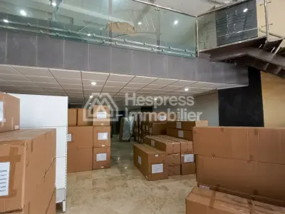Commercial premises for sale, 214m², located at Palmier
