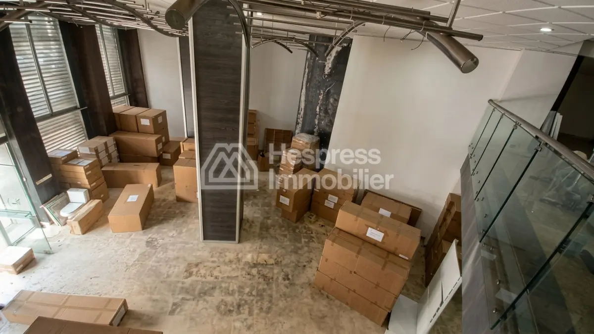 Commercial premises for sale, 278m², located at Palmier