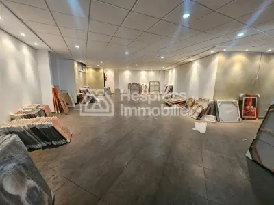 Commercial premises for sale, 278m², located at Palmier