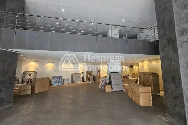 Commercial premises for sale, 278m², located at Palmier